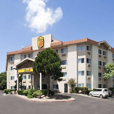 ซูเปอร์ 8 บาย วินด์แฮม ออสติน นอร์ท/ยูนิเวอร์ซิตี้ แอเรีย Hotel ภายนอก รูปภาพ