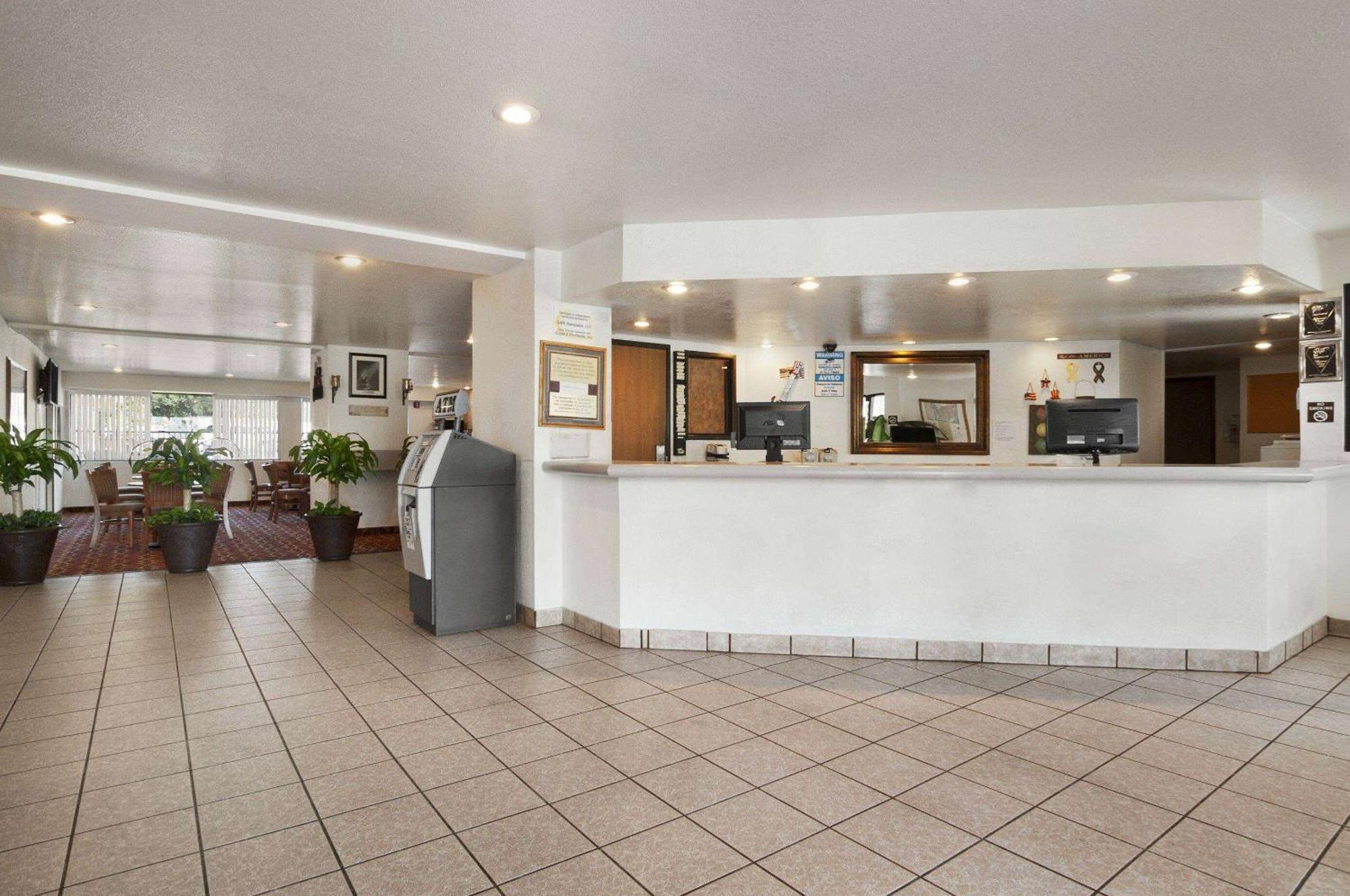 ซูเปอร์ 8 บาย วินด์แฮม ออสติน นอร์ท/ยูนิเวอร์ซิตี้ แอเรีย Hotel ภายนอก รูปภาพ