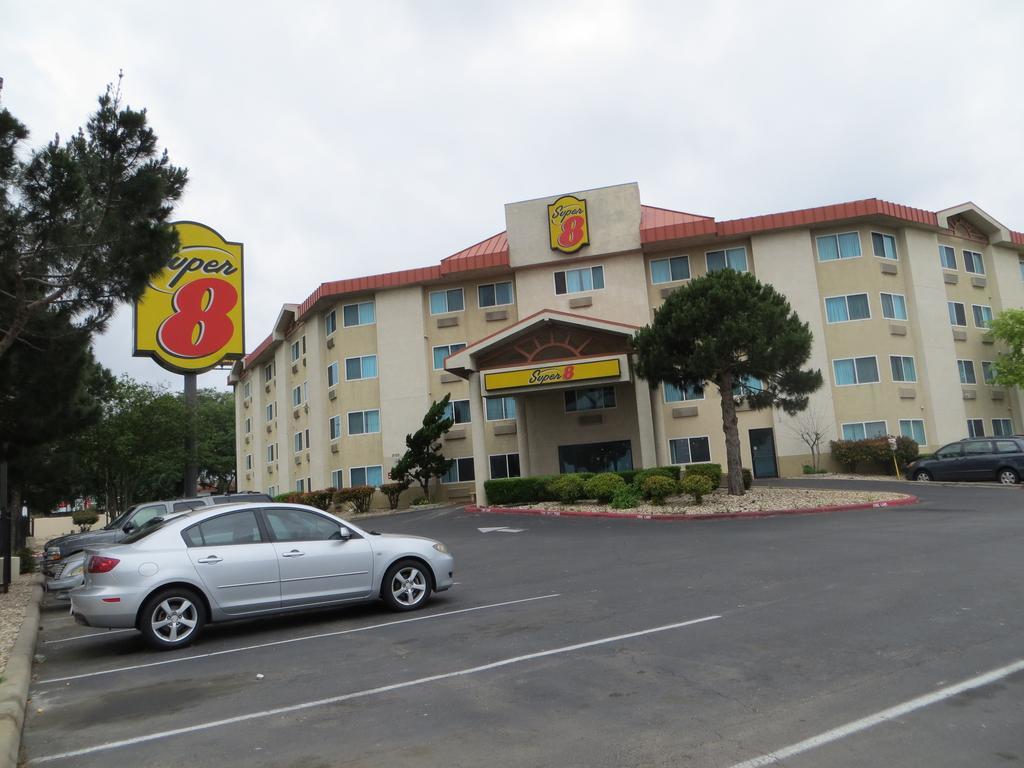 ซูเปอร์ 8 บาย วินด์แฮม ออสติน นอร์ท/ยูนิเวอร์ซิตี้ แอเรีย Hotel ภายนอก รูปภาพ